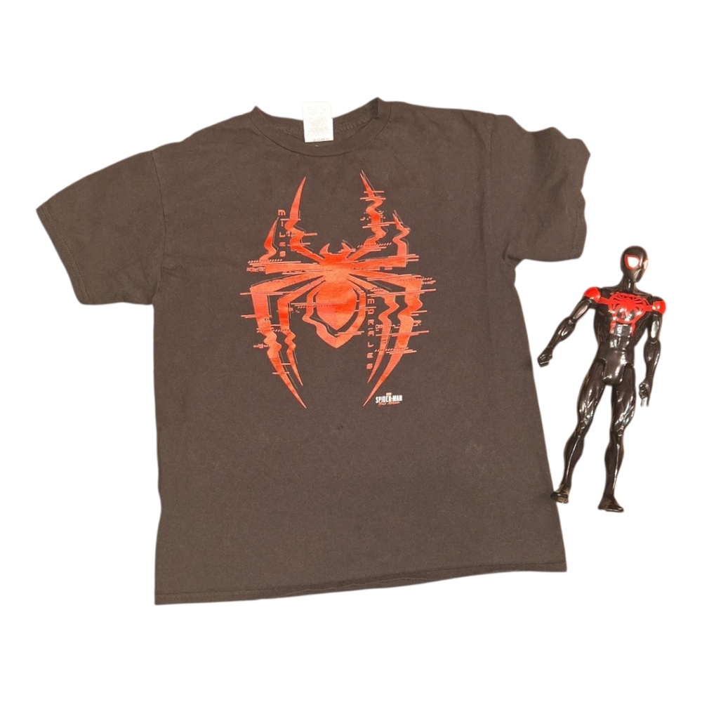 Black T-Shirt with Red Spiderman Graphic Size Youth Medium